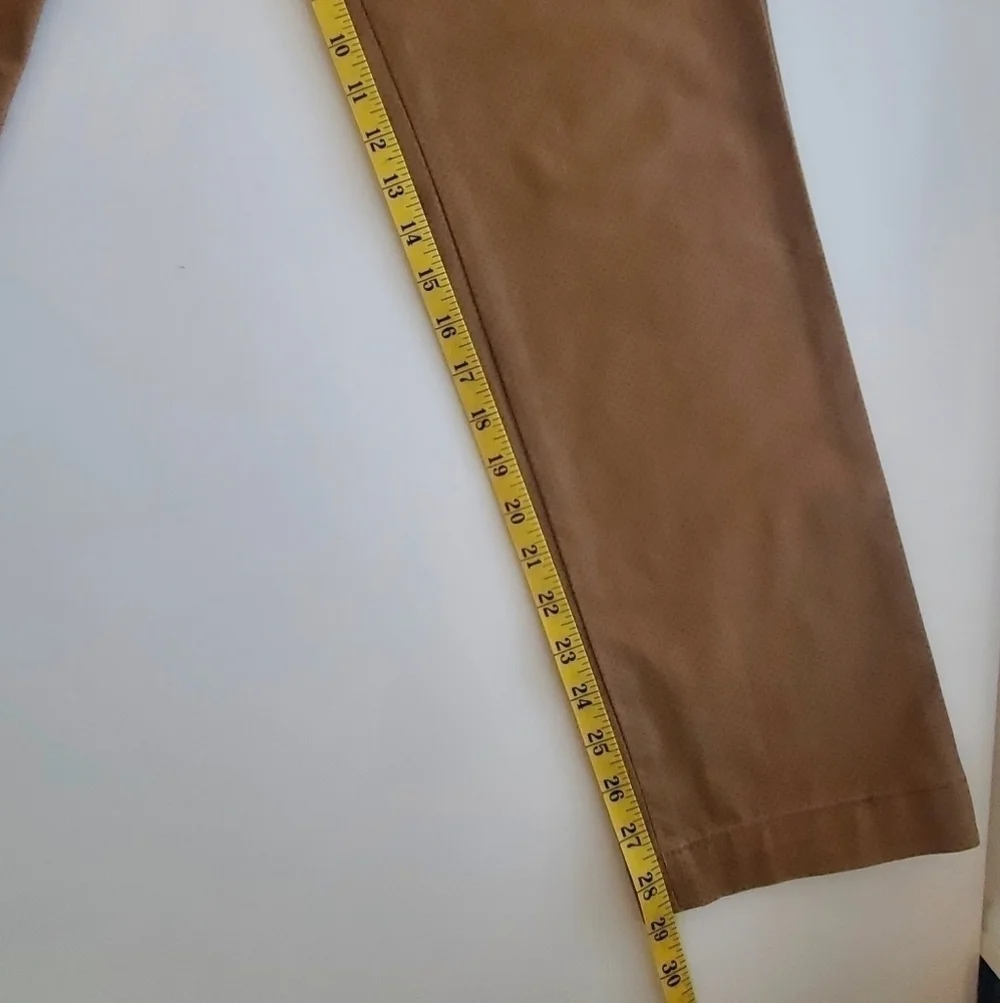 Banana Republic 32”x29” Aiden Chino, GUC Men's light brown flat front tailored